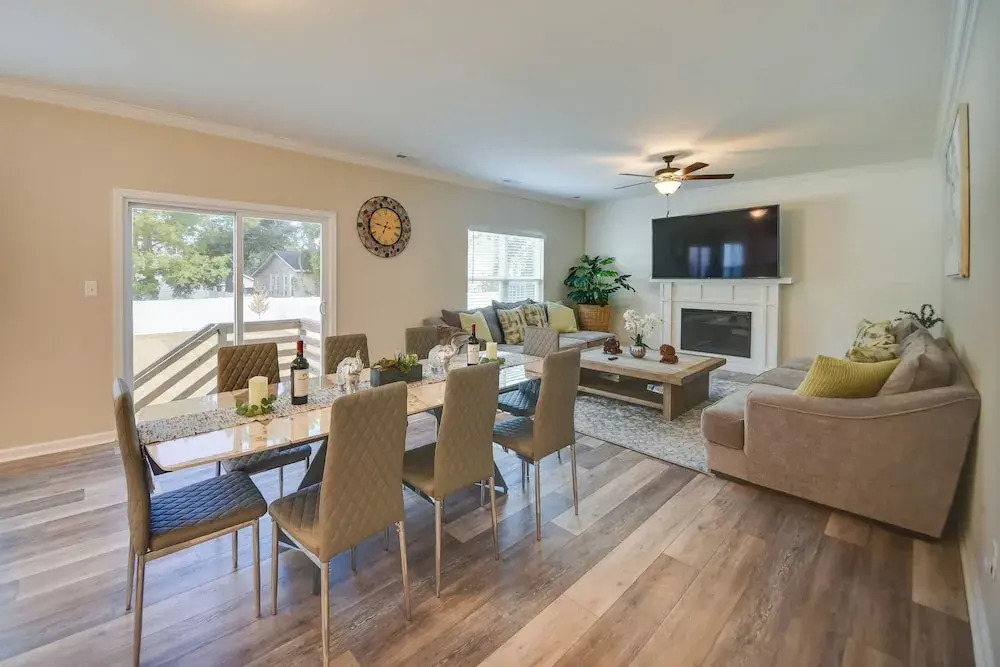 Walk to Beach: Group Getaway in Coastal Virginia