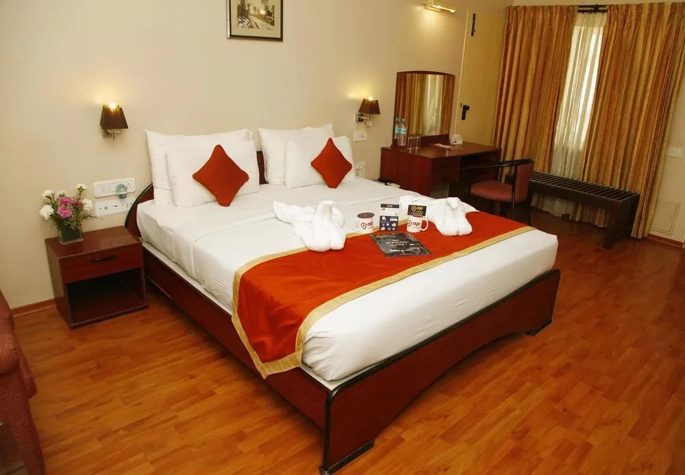 OYO Premium Gandhipuram Avinashi Road