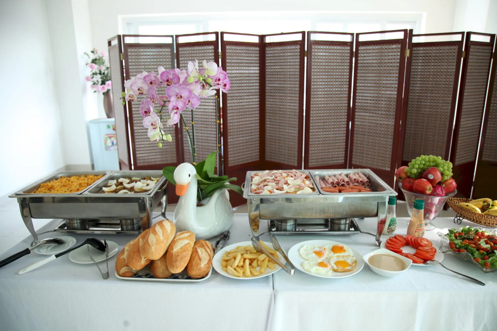 Thien Ha Hotel and Apartment