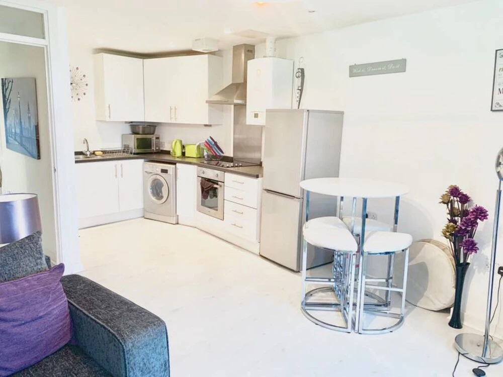 1 Bedroom Apartment in Bow With Spectacular Views