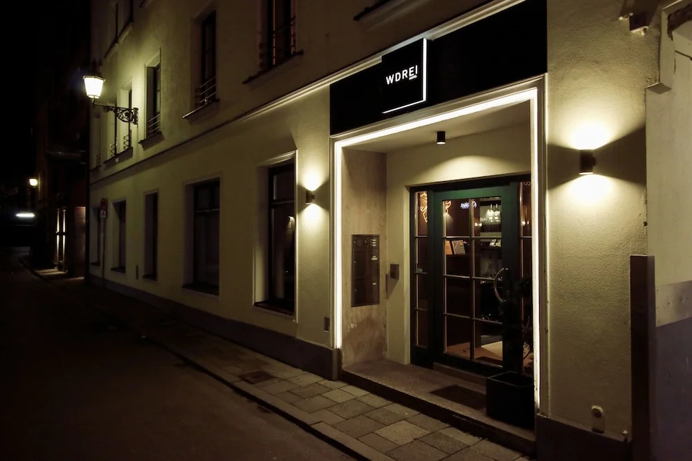 Wdrei Hotel