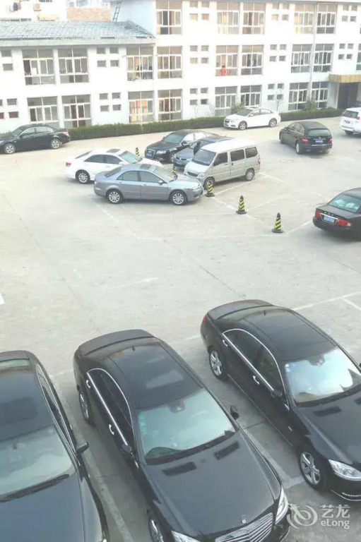 Liangyuan International Hotel - Suining
