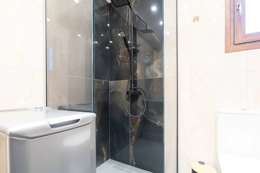 ELEGANCE SUITES