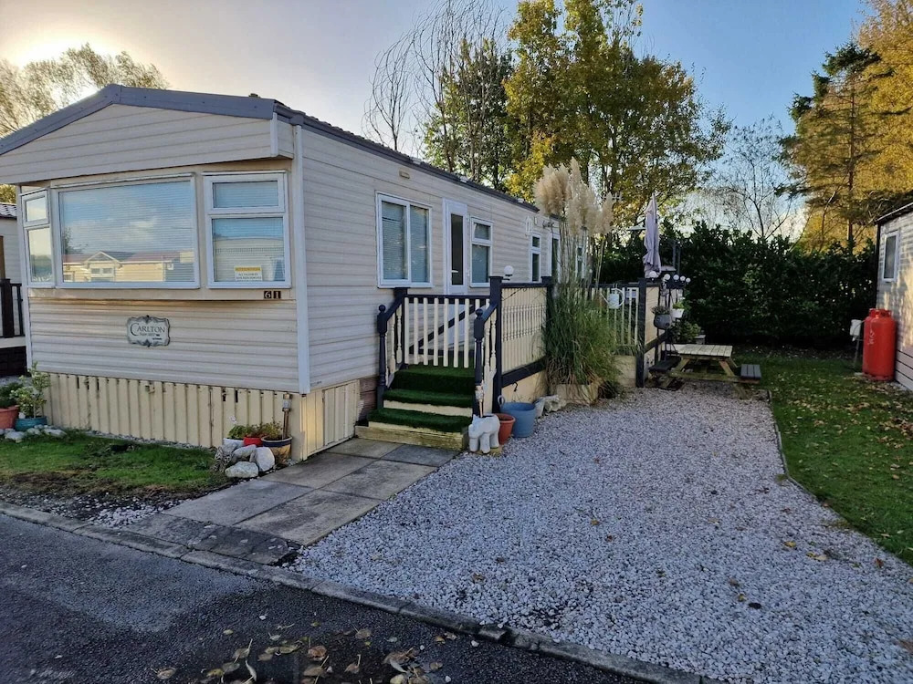 Lovely pet Friendly 4 Berth Caravan in Morecambe