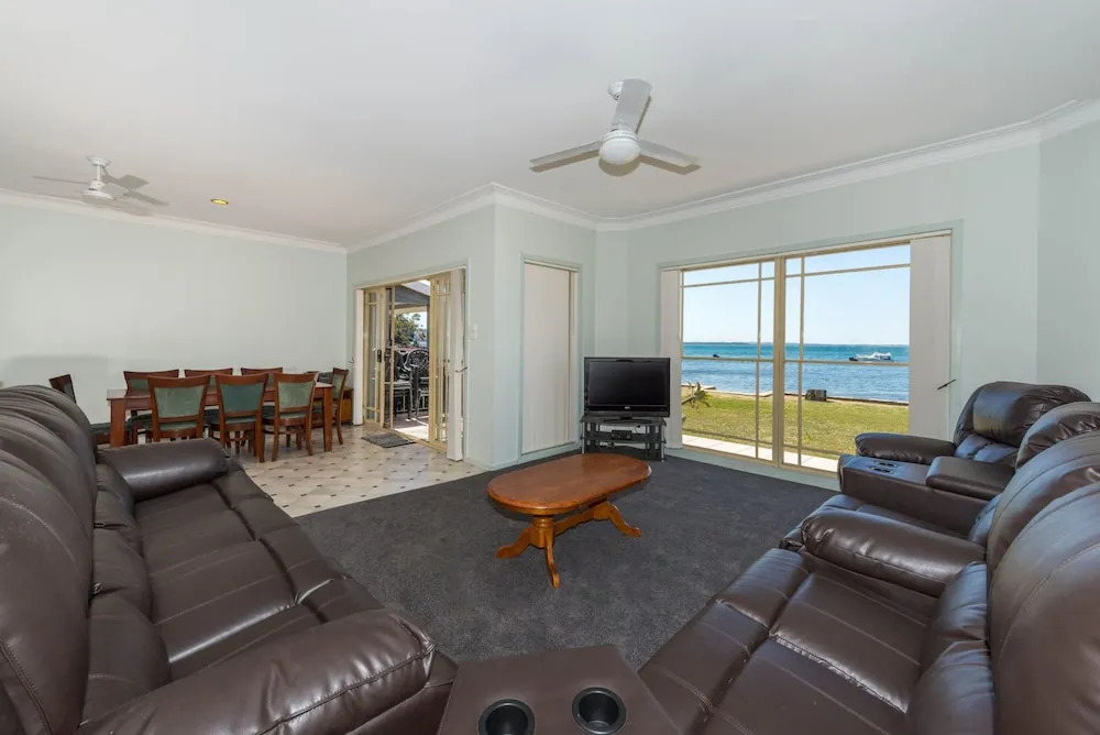 Cook St 4 - Salamander Bay