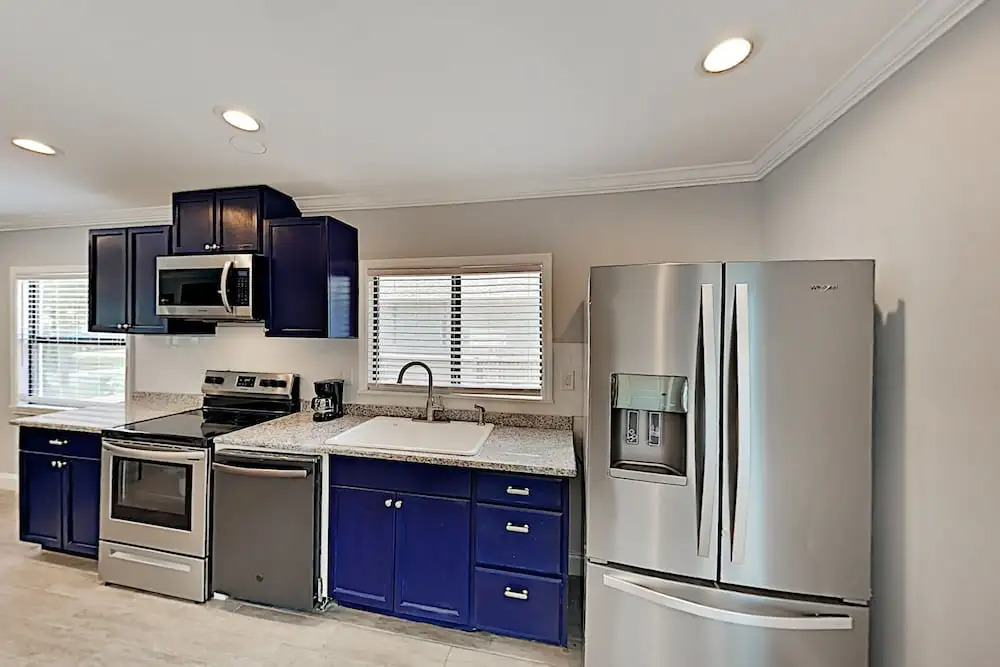 Lovely Old Seminole Heights With Grill & Deck 3 Bedroom Home