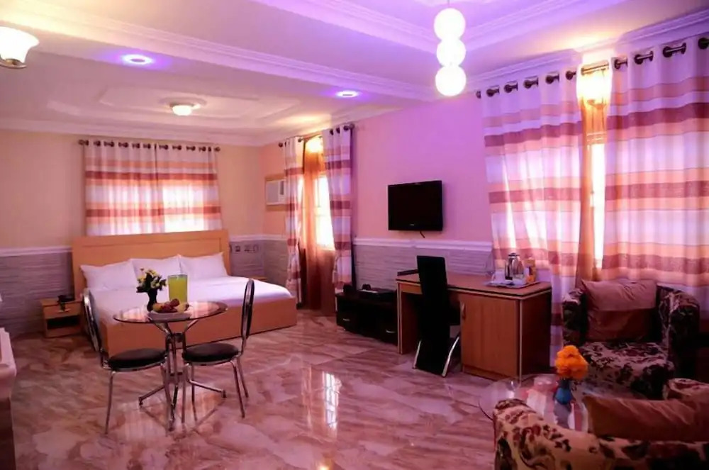 Dilida Guest Suites - Guest Room