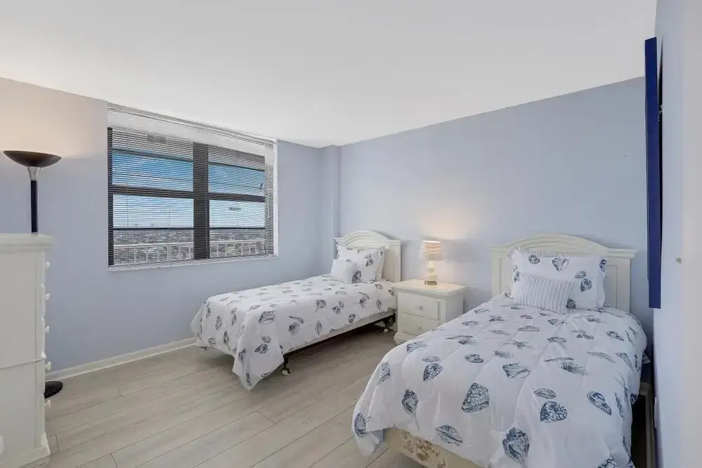 Beachfront Condo With Pool and Balcony Facing Beach