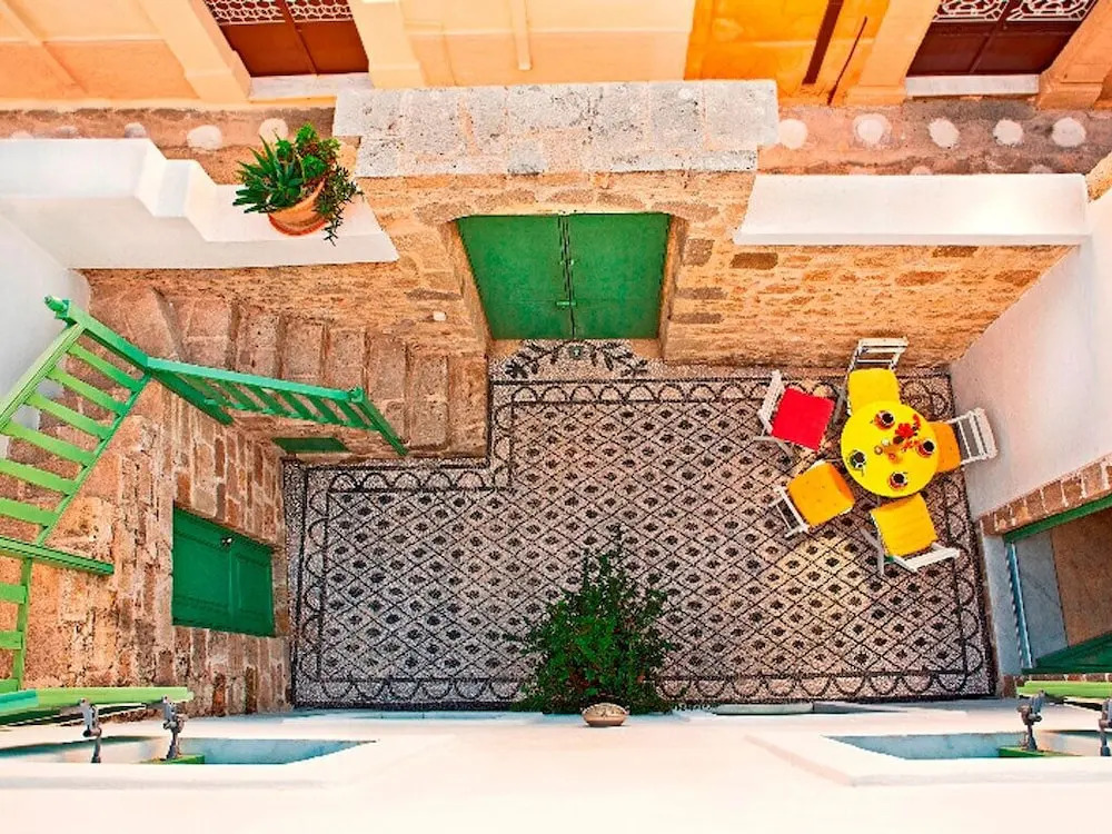 Myrtia House