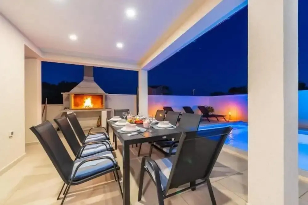 Luxury Villa Sabun with Pool & Hot Tub