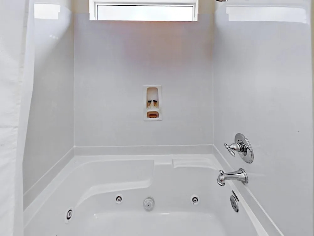 13 Hatchew Home 4 Bedrooms 3 Bathrooms Home