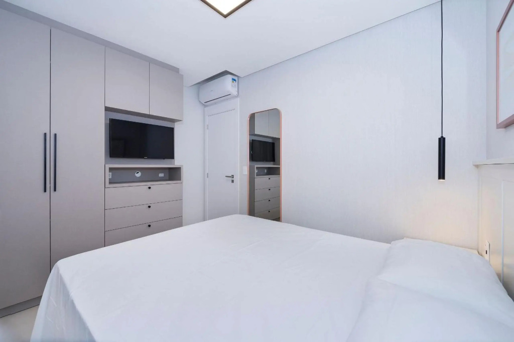 Adra 206 - Apartamento no centro de Bombinhas - Rooftop com piscina e academia - À poucos metros da praia