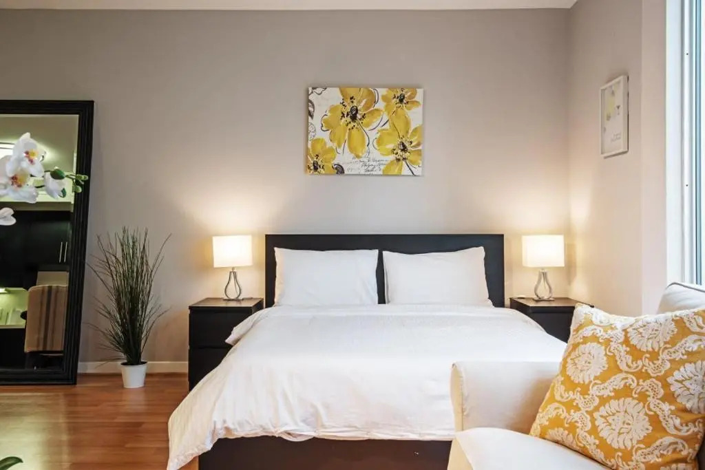 Modern Studio in Santa Monica