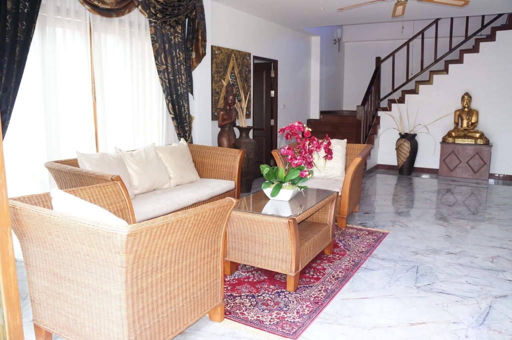VIP Chain Resort Pool Villa