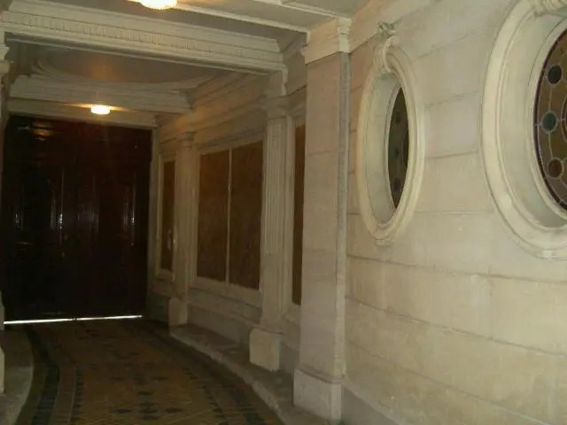 Large & Bright Apartment, Central Paris, Montmartre-Opéra, Picturesque Rue des Martyrs
