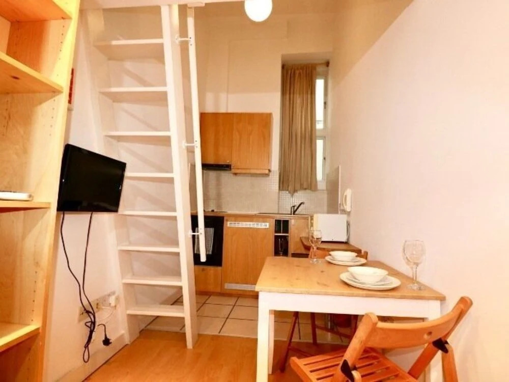 HFS Studio Next To Hydepark L10