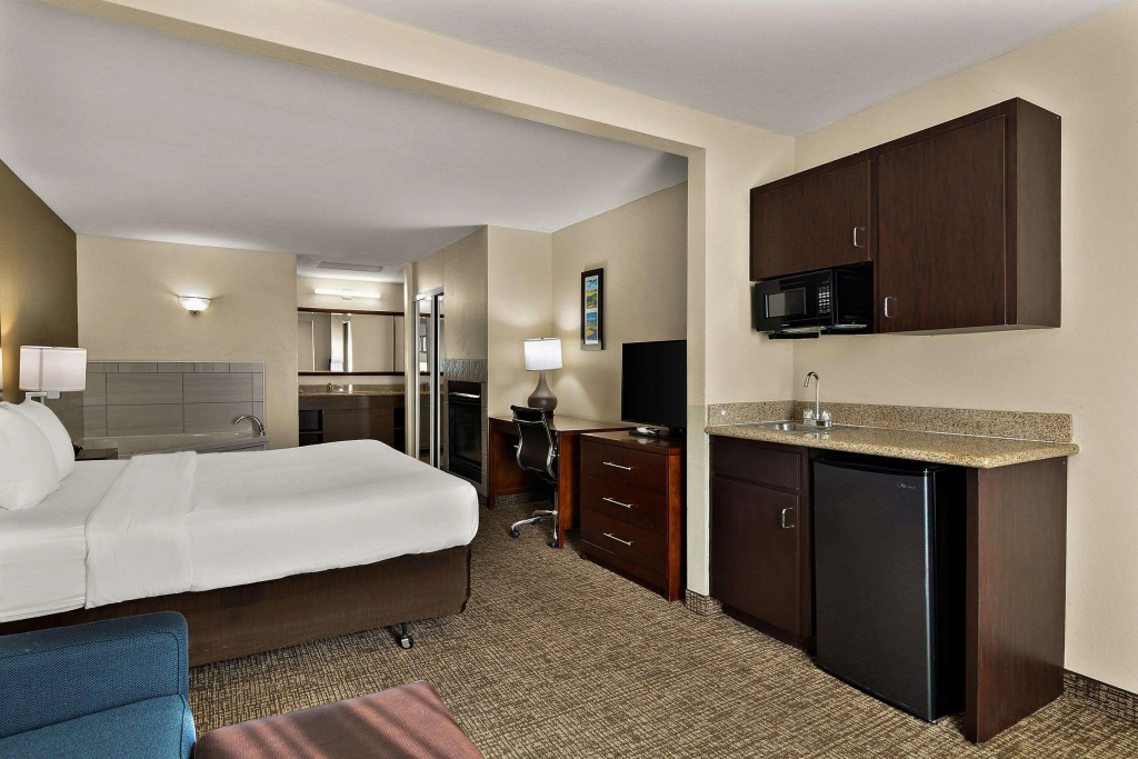 Comfort Inn & Suites Sequoia Kings Canyon