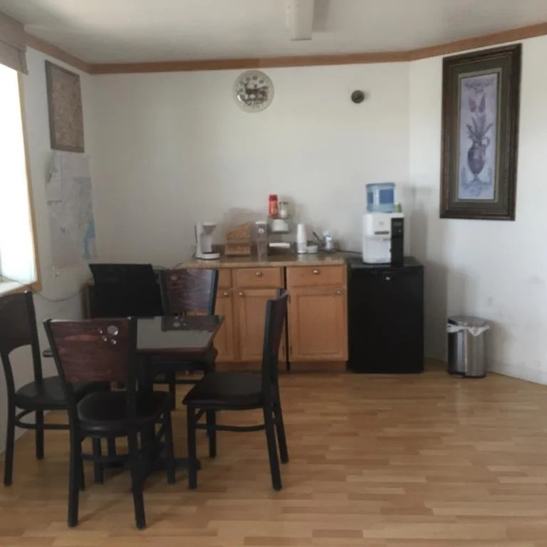 Budget Inn & Suites -Rates from 49 Dollars Only Super-Ice Cold,Comfortable Peaceful Rooms- Door-to-Door Lit Parking & Lowest Price plus HBO Max,Spanish TV, Internet free