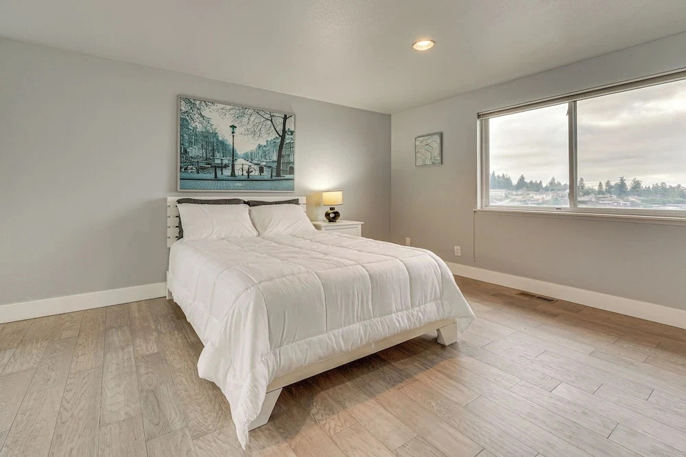 Puget Sound Views! Serene Federal Way Retreat