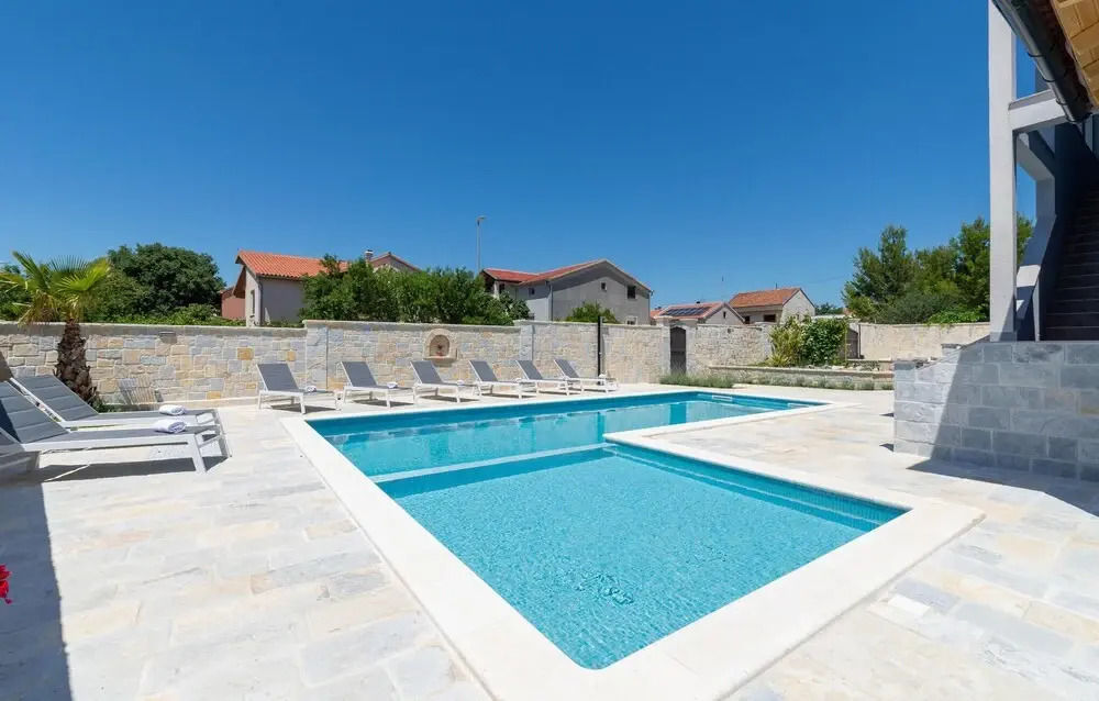 Amazing Home in Benkovac With Outdoor Swimming Pool, Wifi and 6 Bedrooms