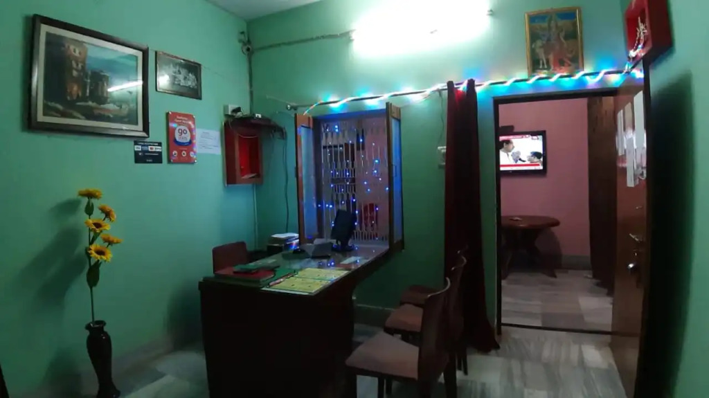 kashi yatra FAMILY home stay