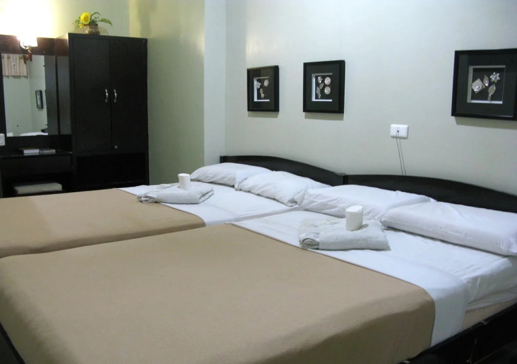 Jade Dragon's Suites