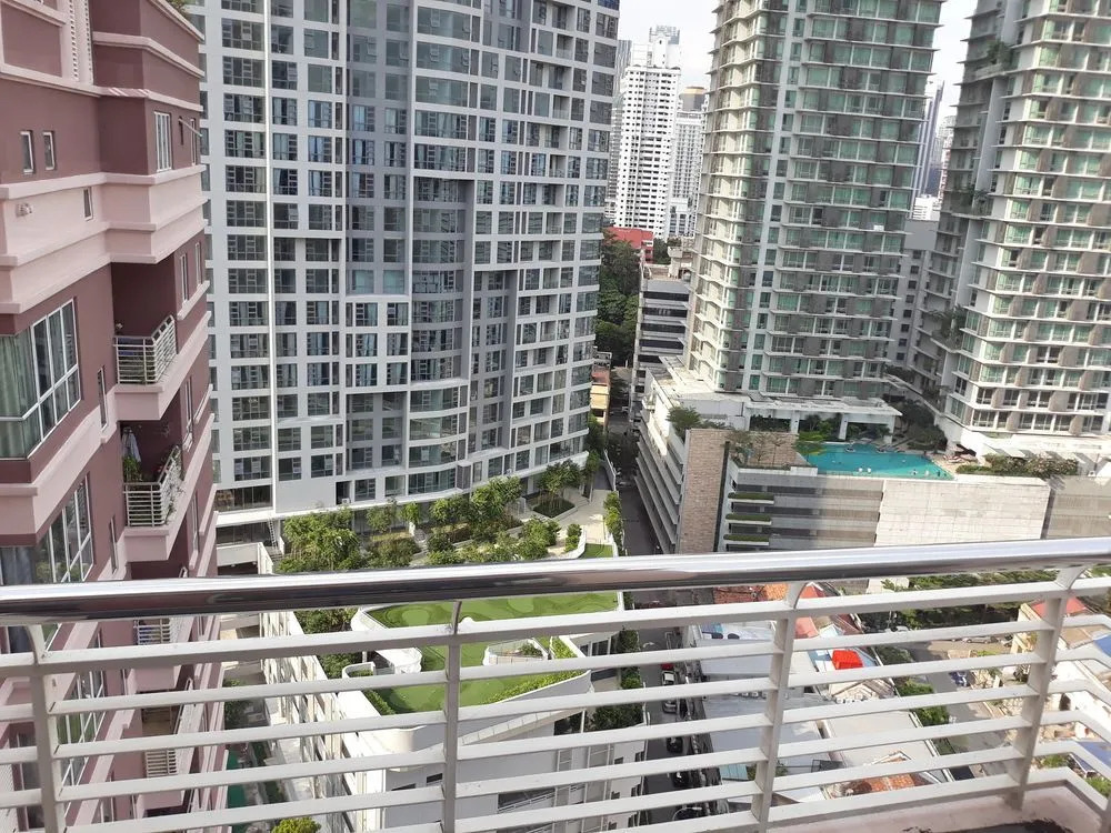 Studio Suite at Casa Mutiara 5 mins walk to LRT, Jalan Alor and Bukit Bintang