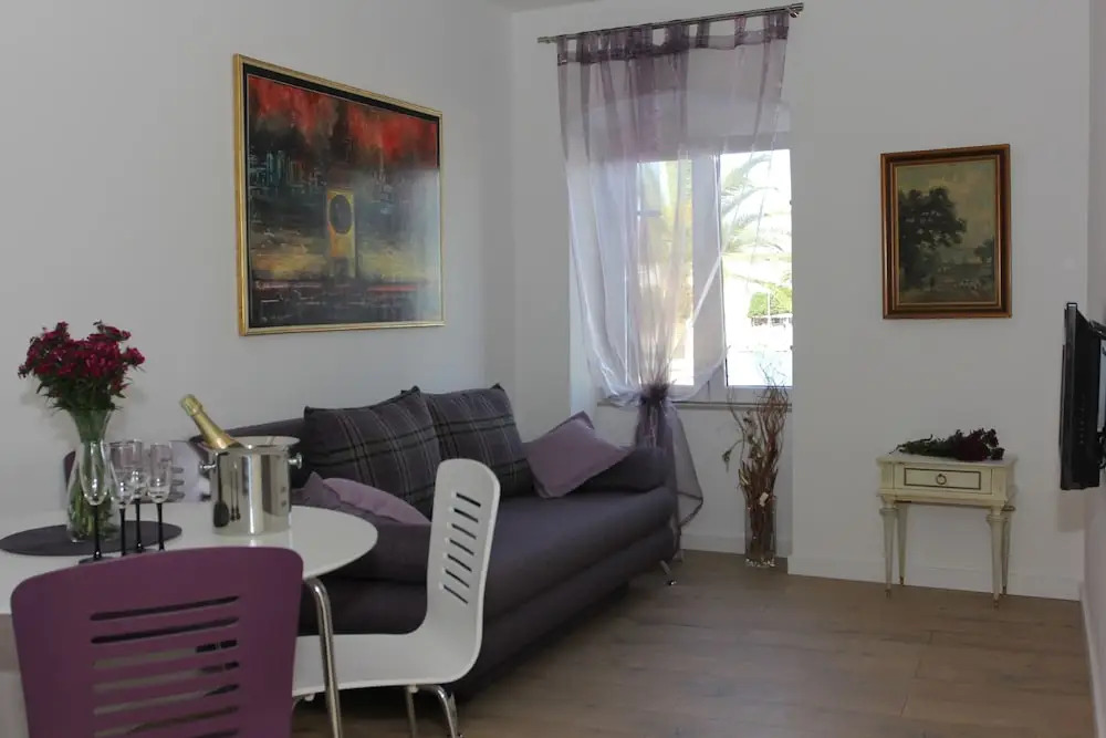 Apartment House Vitaic