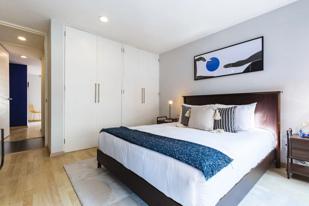 Bright 2BR Condesa Apartment With Balcony