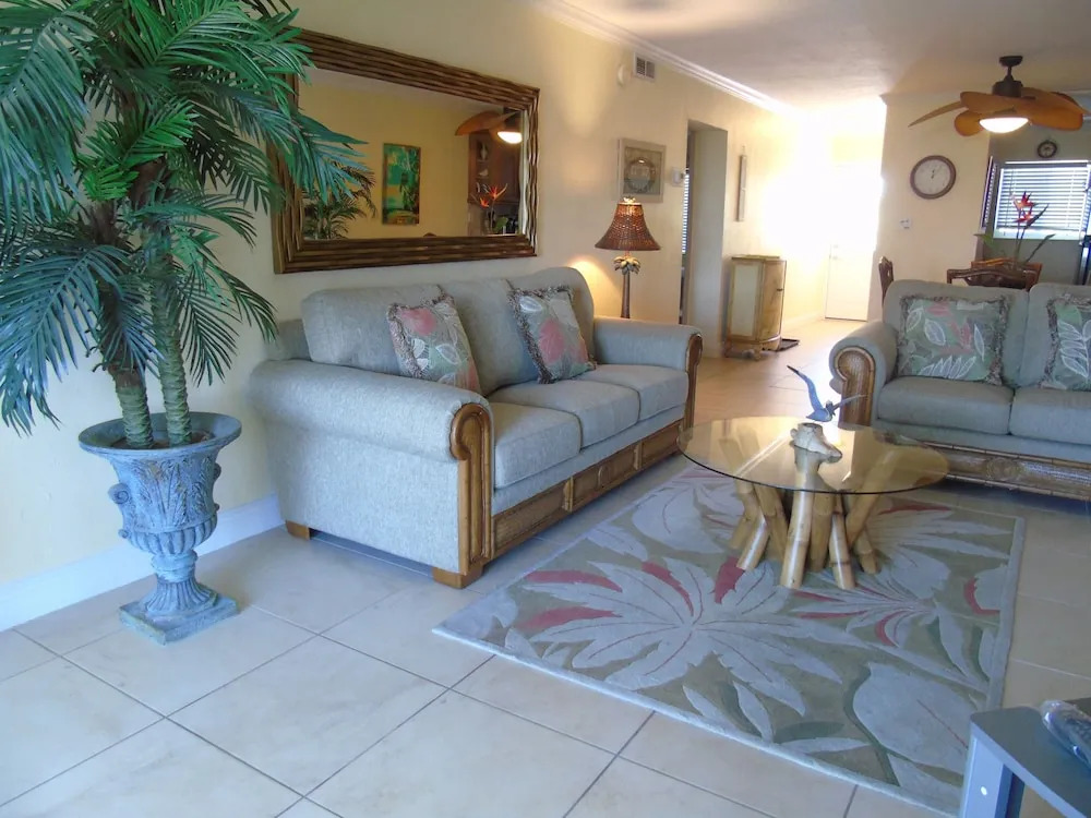 Sunset Royale - 302 1 Bedroom 1 Bathroom Apts