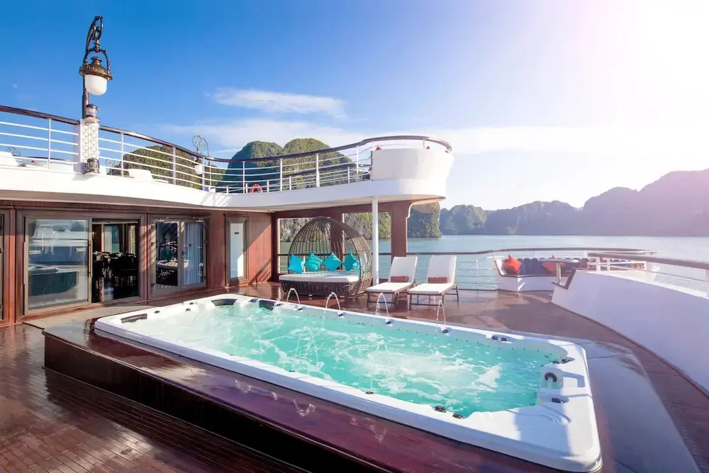 Ambassador Signature Cruise - Lan Ha Bay