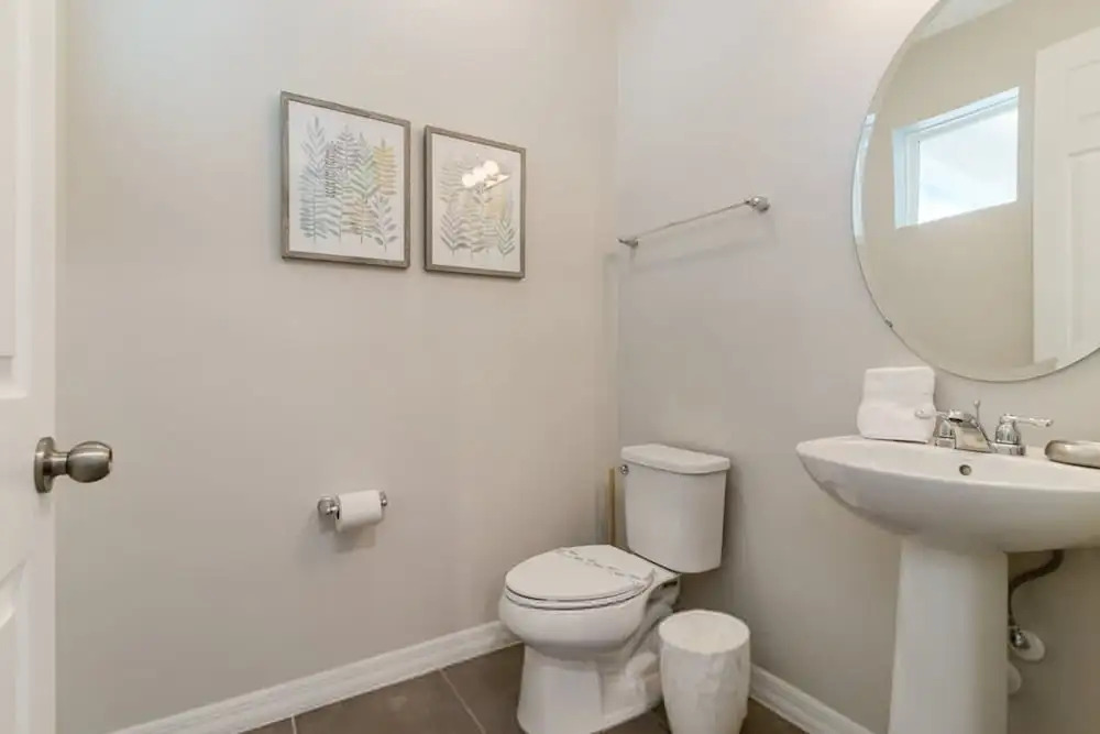 Upscale 9BR Stay With Pool and Themed Rooms