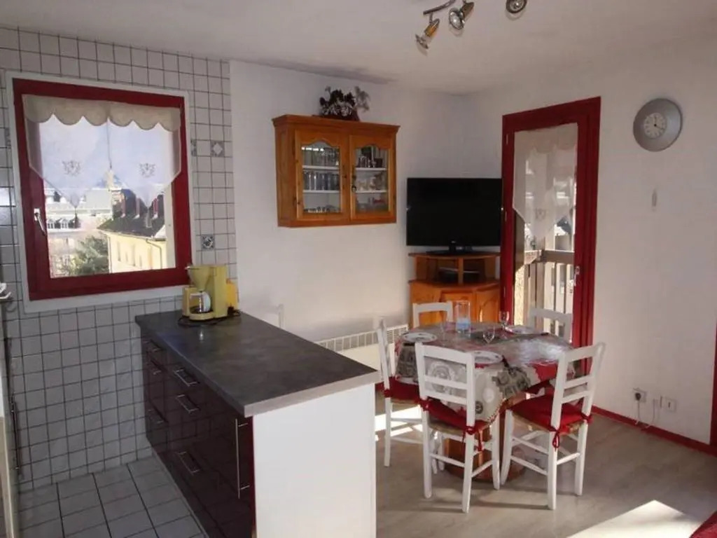 Appartement Bagnères-de-Luchon, 3 pièces, 6 personnes - FR-1-313-125