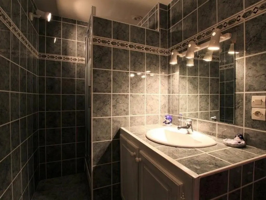 Gîte en pierre avec terrasses, proche de sites médiévaux, idéal pour famille avec équipements bébé. - FR-1-582-256