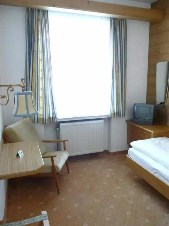 Hotel Roter Hahn - Bed & Breakfast