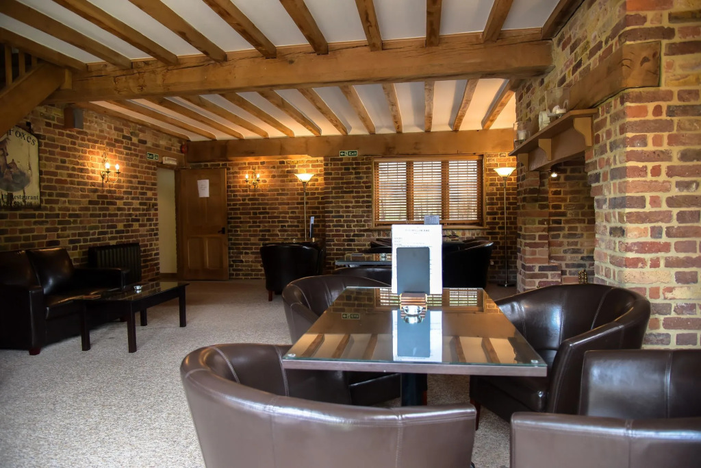 Little Foxes Hotel & Gatwick Airport Parking