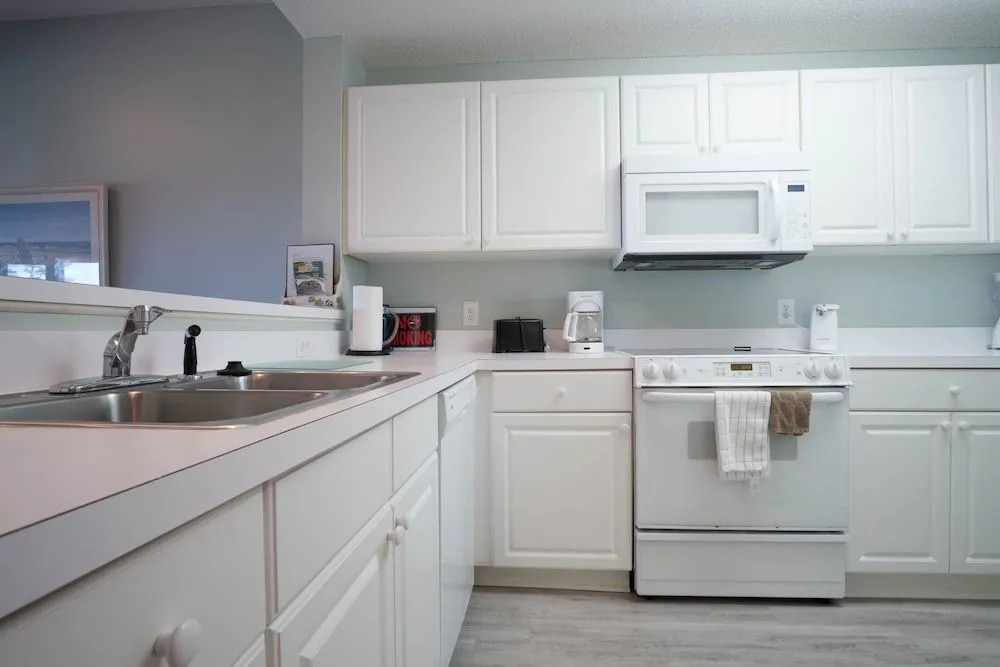 Spinnaker House 54120 by RedAwning