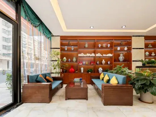 Wenchang New Year Hotel (Wenchang Middle School)