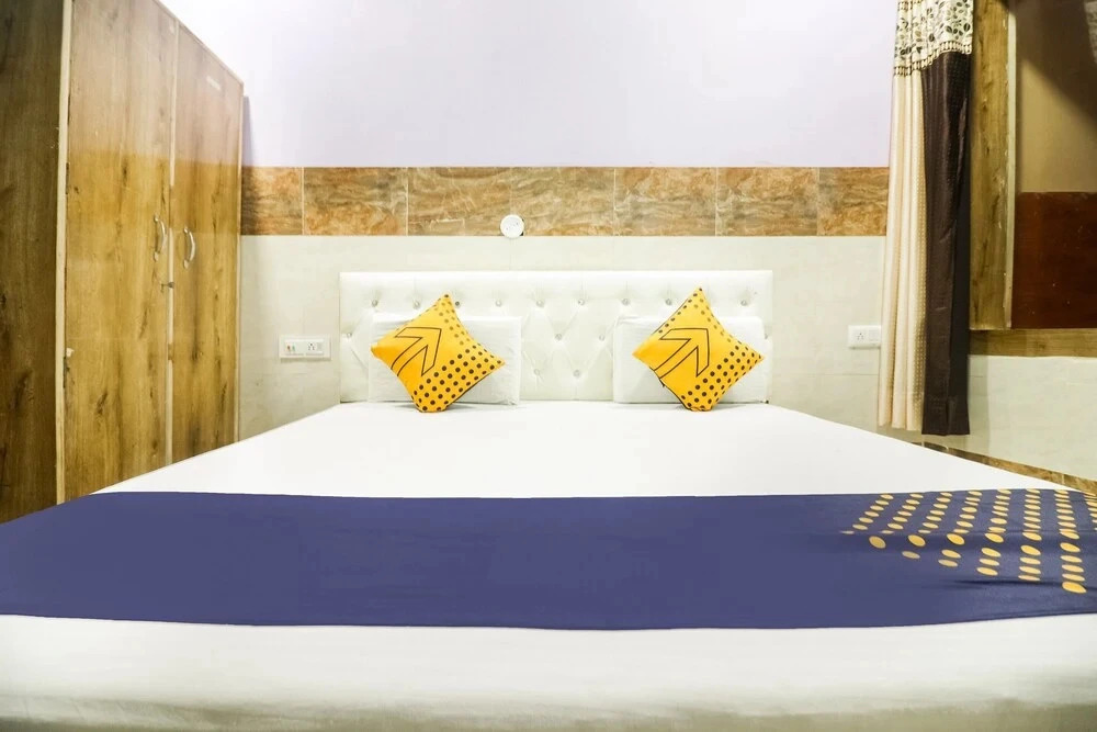 Yash Hotel by OYO Rooms