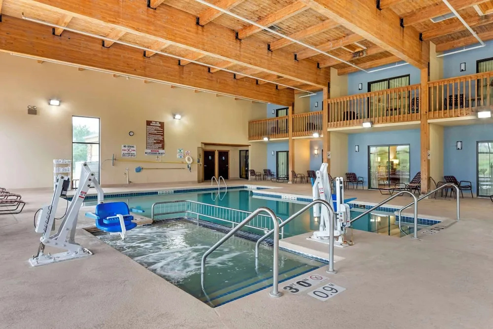 Comfort Inn & Suites