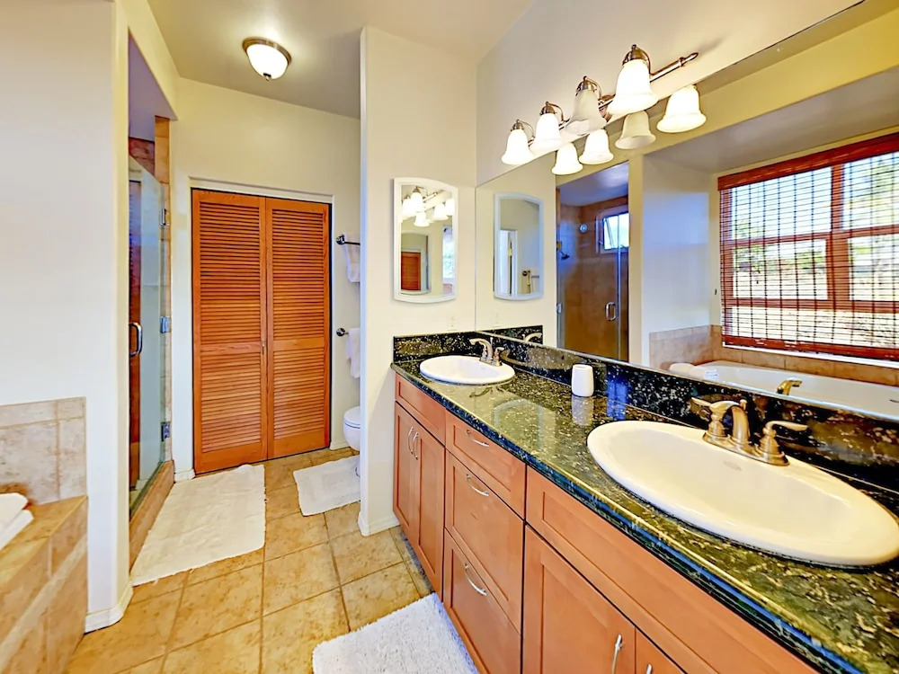 Kauhiwai Home 2 Bedrooms 2 Bathrooms Home