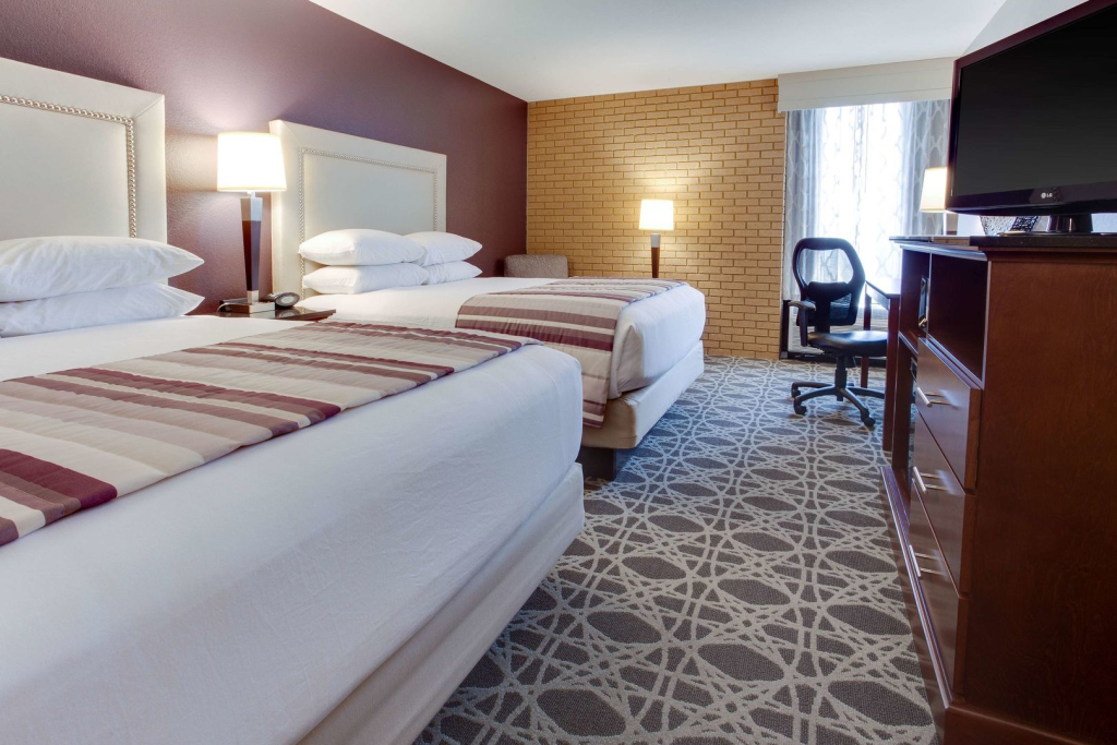 Drury Inn & Suites Louisville East