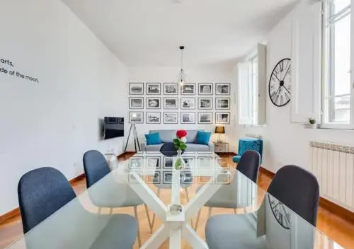 Modern flat near Piazza della Repubblica