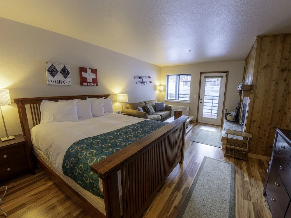 Getaway The Meadows 228a Hotel Style - Sleeps 4 Studio Bedroom Condo