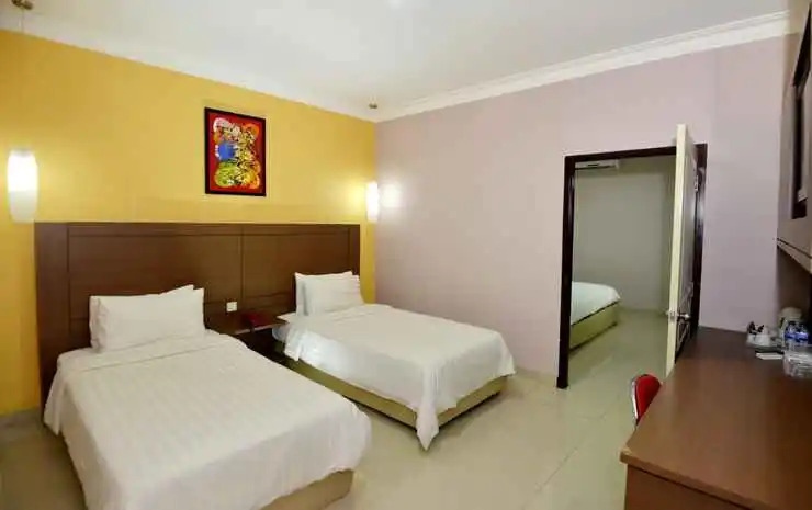 RedDoorz Premium at Hotel Ratu Residence