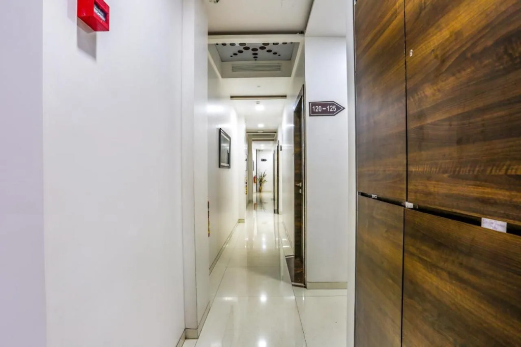 FabHotel Elvis Inn - Nr Mumbai International Airport