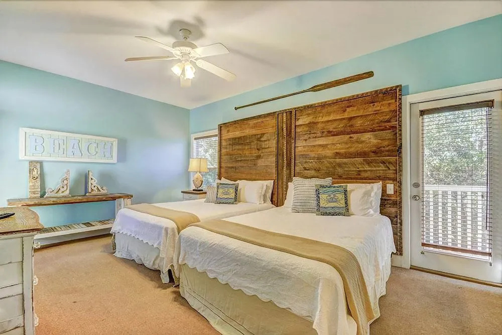 GOING COASTAL 3 Bedroom Holiday Home by Five Star Properties