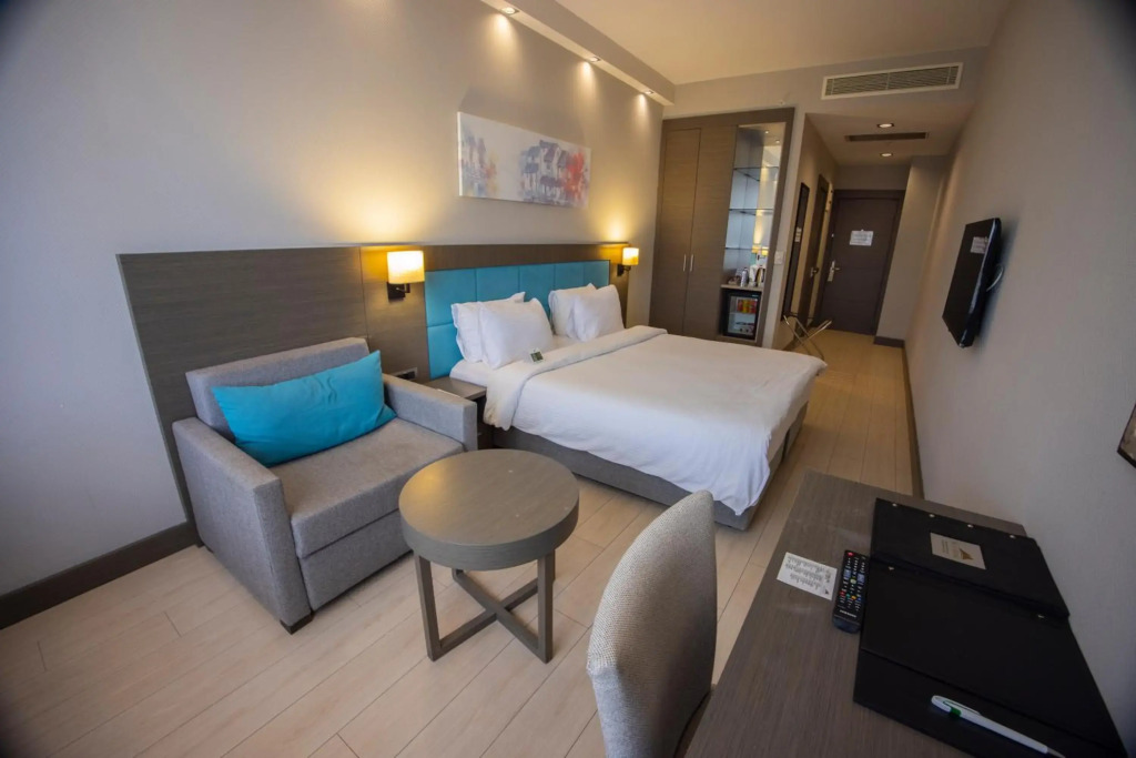 Hilly Hotel