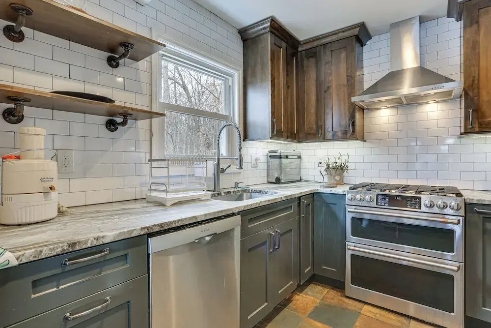 Year-round Fun in Monroe! Lakefront Family Home