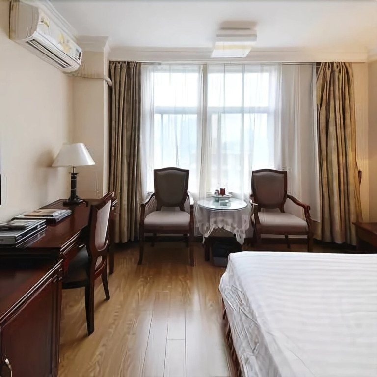 Tang Chen Hotel
